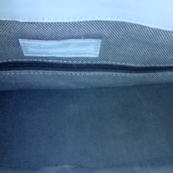 Dooney& Bourke egg white colored handbag leather is perfectly broken in - Picture 7 of 16